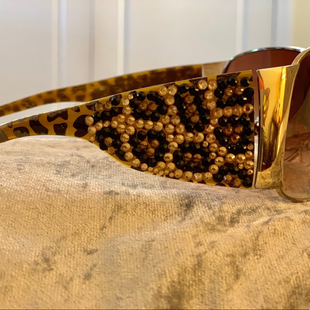 Sunglasses - Picture 3 of 4